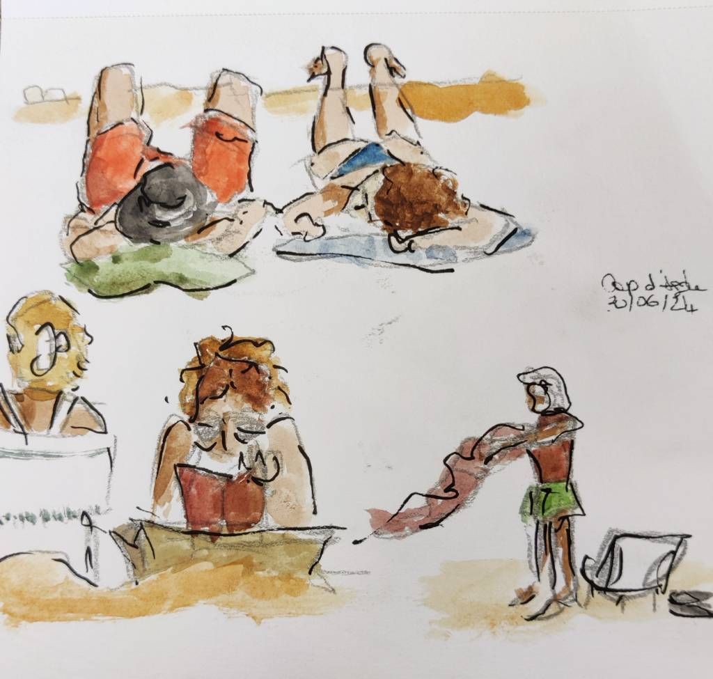 Des gens allongés, vus depuis leur tête + un homme debout secouant sa serviette ; le tout croqué au crayon, feutre noir et aquarelle – "Cap d'Agde 30/06/24"